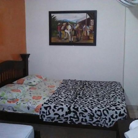 Hotel Emperatriz 亚美尼亚 外观 照片